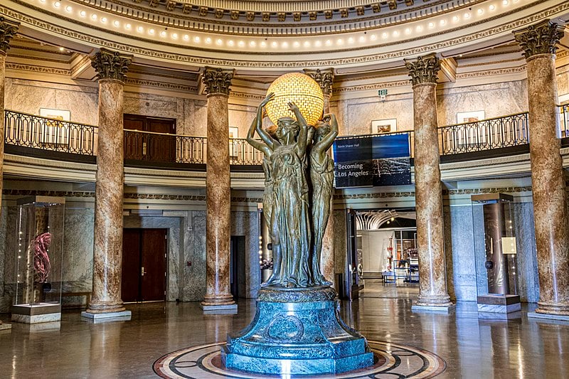 800px-Natural_History_Museum_of_Los_Angeles_Three_Muses
