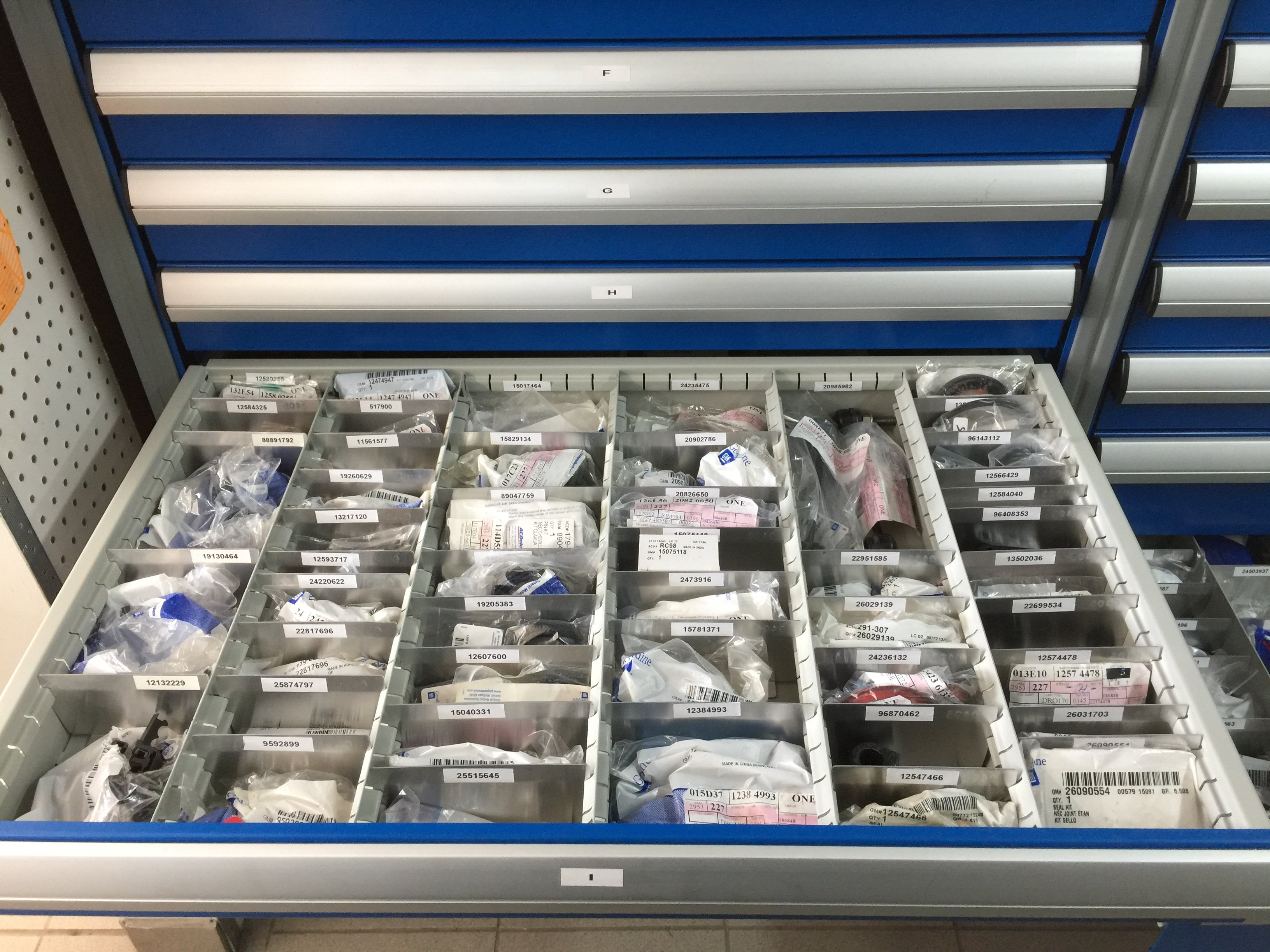 DRindustrial-drawer-with-dividers-1 (1)