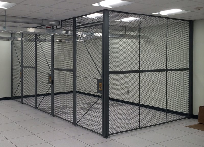 3 Gallery-wire mesh partition-locker