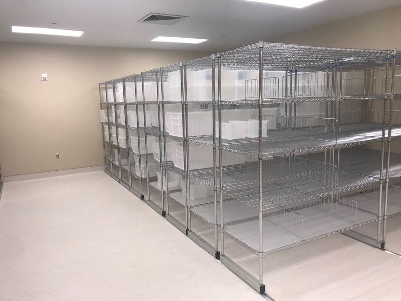 Wire shelving on track-2069-compressed