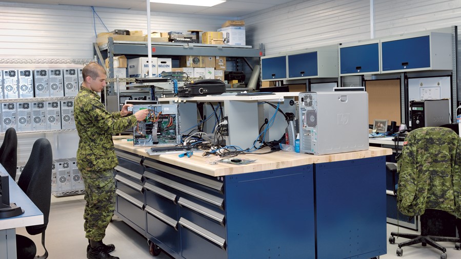 Workbench with Riser-Government